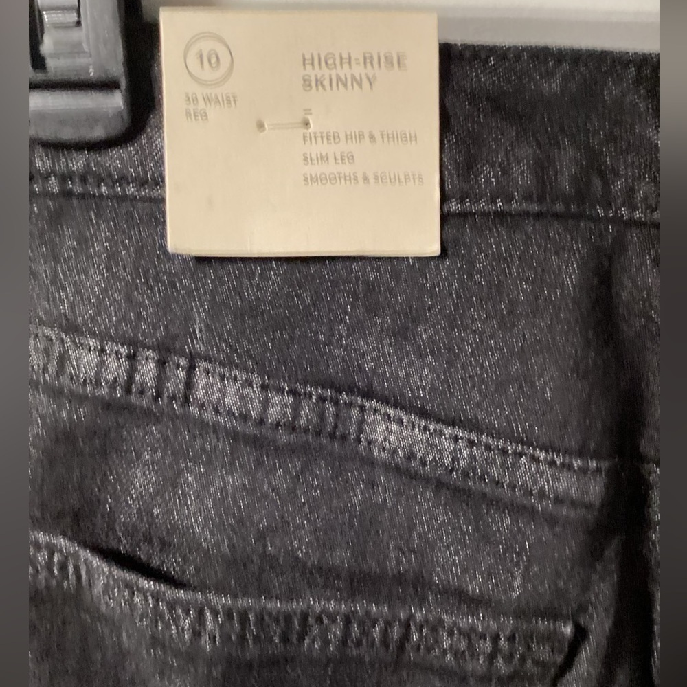NWT Universal Thread‎ High Rise Size 10/30R Jeans - Picture 3 of 5